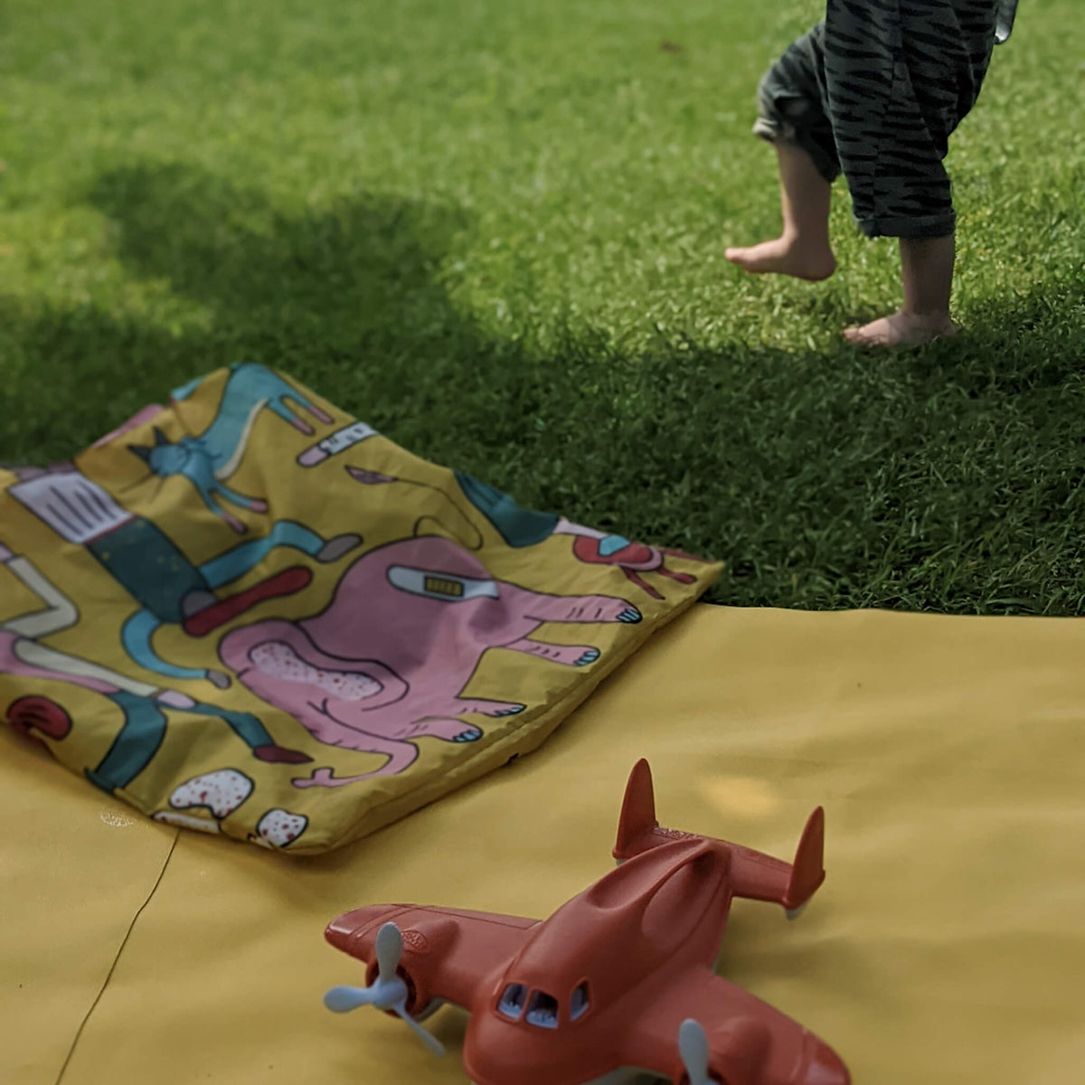 Round kids playmat waterproof tote bag