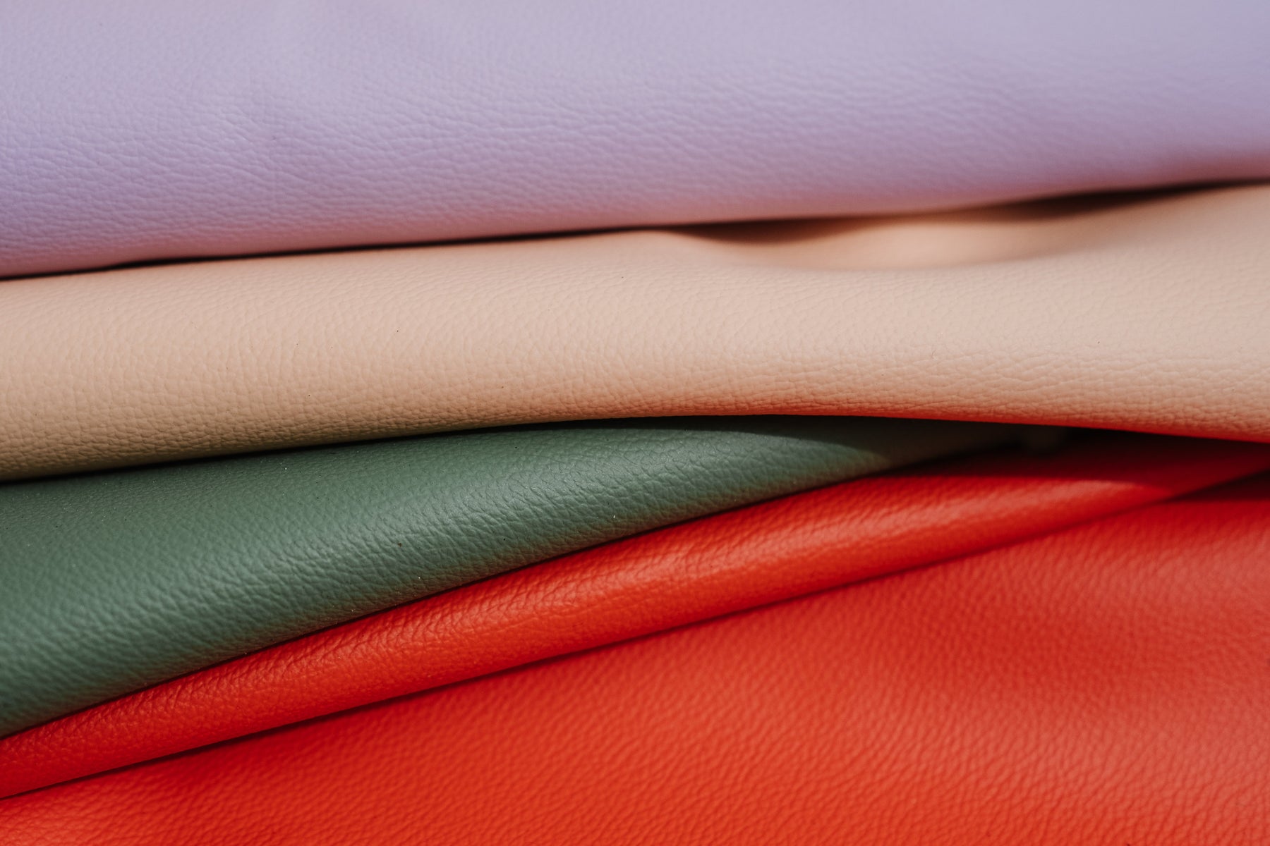 Detail of the silicone leather texture of a Studio Huske play mat