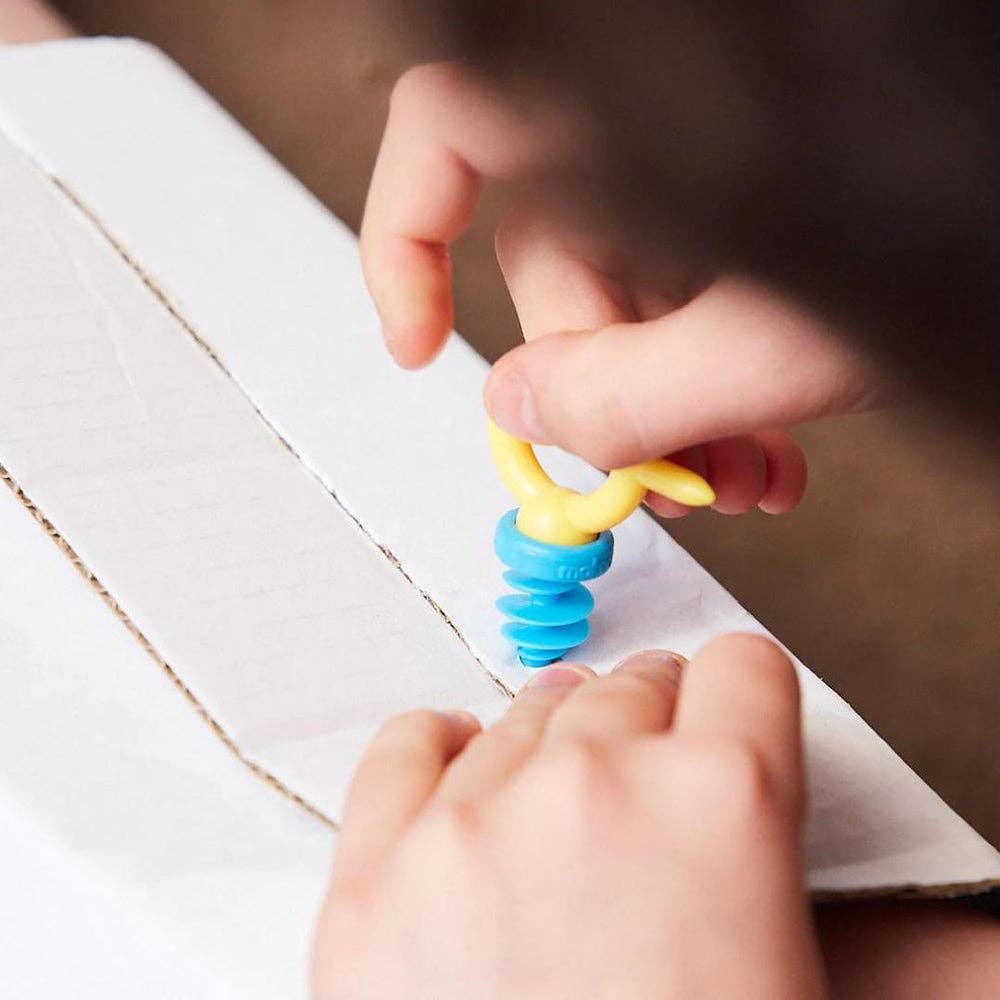 Makedo Cardboard Build Kit, contents and packaging