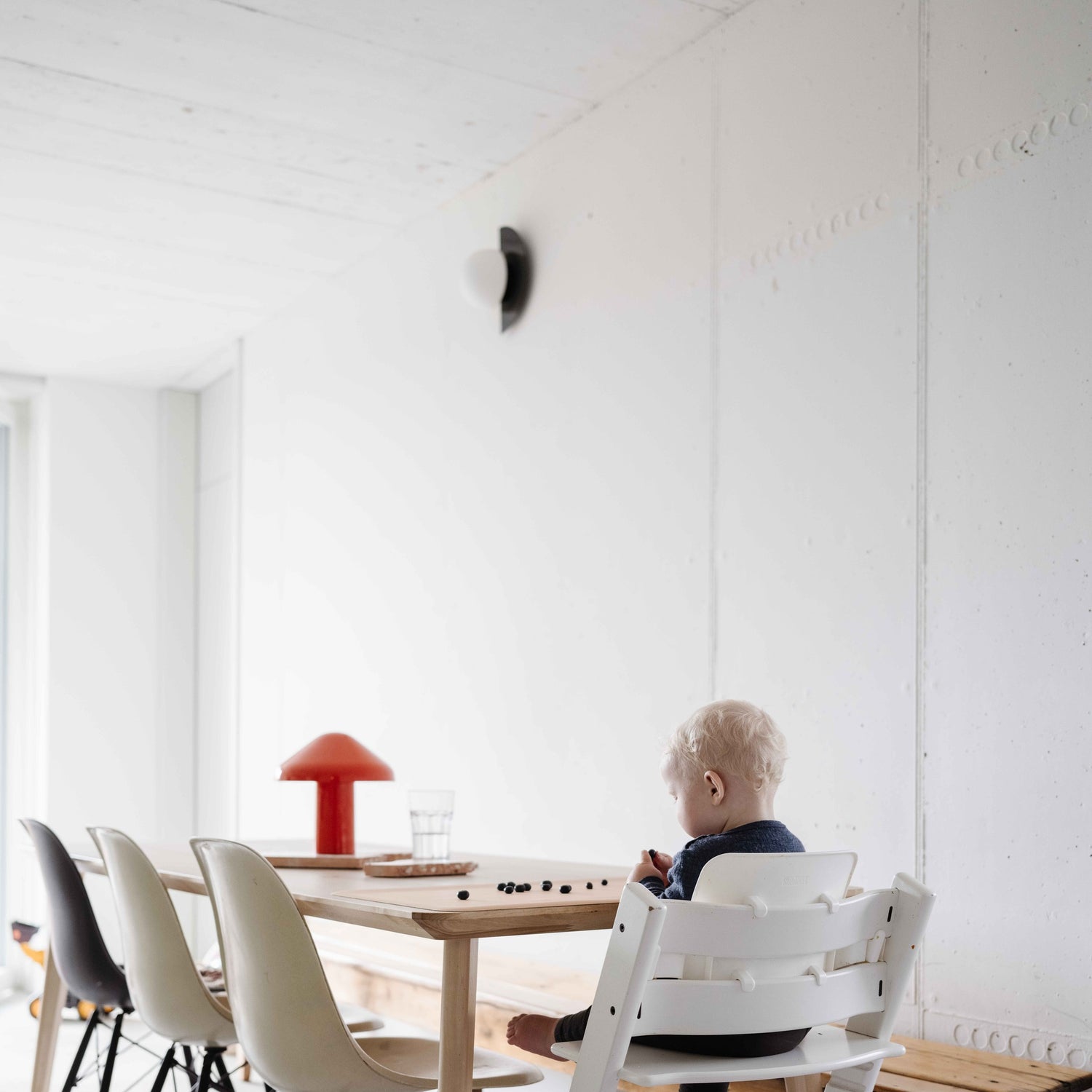 Roam Round Lilac/Red silicone splat mat, mealtime in a real dining room with the mat in place