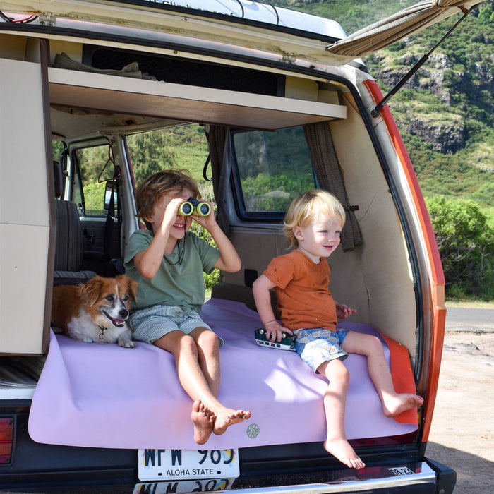 Picnic Mat | multi-functional, waterproof, vegan (GALLIVANT, XL), lilac/ red, 135 x 180 cm - studio huske - studio huske - studio huske - Picnic Blankets - SKU601